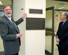 American Physical Society Editor-in-Chief Gene Sprouse (left) presents Pupin Hall’s Physics Historic Site plaque to E.V.P. for Research David Hirsh. Photo: David Wentworth